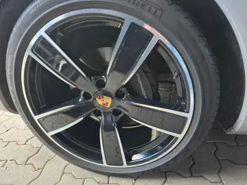 PORSCHE Cayenne Platinum Edition