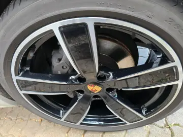 PORSCHE Cayenne Platinum Edition