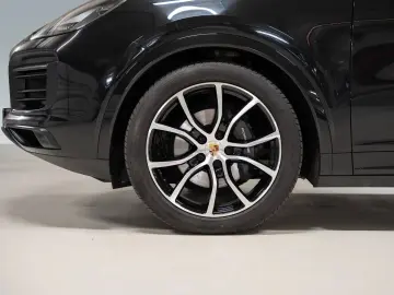 PORSCHE Cayenne Coupe Platinum Edition Burmester HeadUp