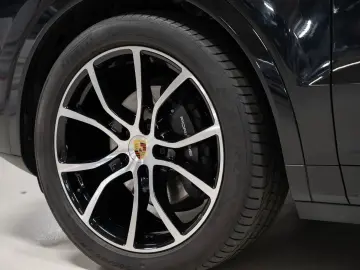 PORSCHE Cayenne Coupe Platinum Edition Burmester HeadUp