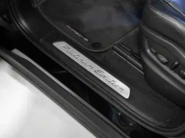 PORSCHE Cayenne Coupe Platinum Edition Burmester HeadUp