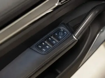 PORSCHE Cayenne Coupe Platinum Edition Burmester HeadUp