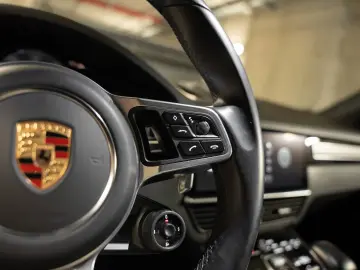 PORSCHE Cayenne Coupe Platinum Edition Burmester HeadUp