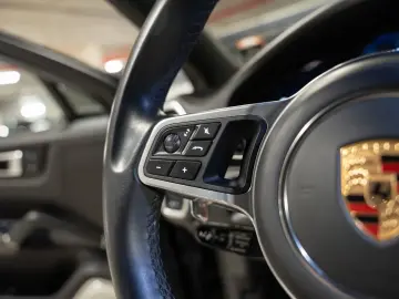 PORSCHE Cayenne Coupe Platinum Edition Burmester HeadUp