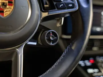 PORSCHE Cayenne Coupe Platinum Edition Burmester HeadUp