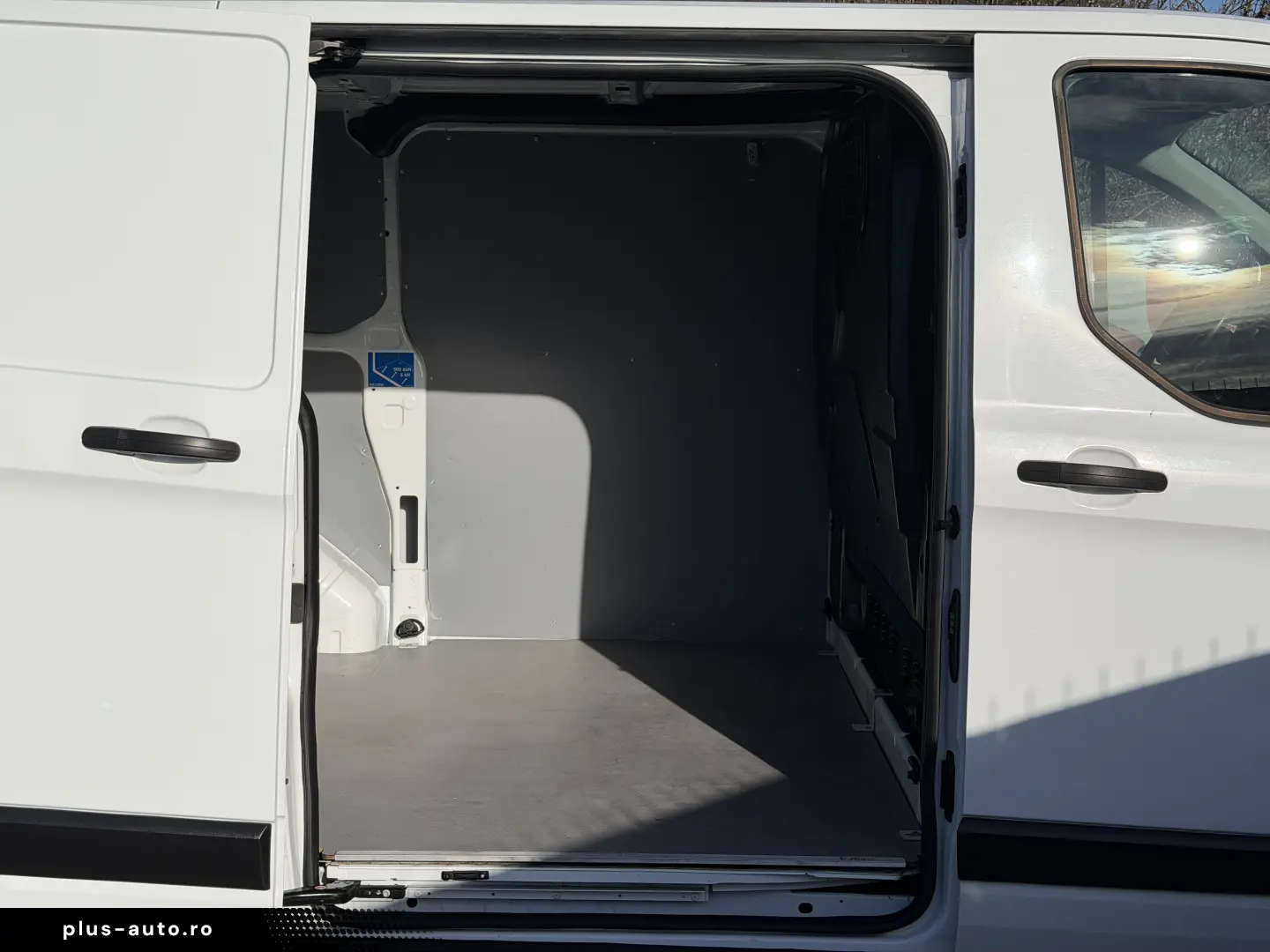 FORD TRANSIT CUSTOM  L1-H1  12 luni garantie