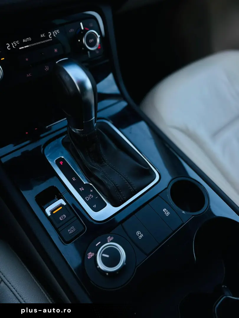 VOLKSWAGEN TOUAREG   FAB 11.2013   3.0 DIESEL 204CP   4X4