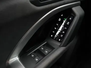 Audi Q5 2.0 e-hybrid Quattro  S-LiNE  MATRiX  360