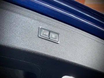 AUDI Q5 40 TDI QUATTRO S-LINE PANO 360 LED 1.HAND 19%