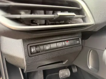 Peugeot 3008 Gen-Ii-2016