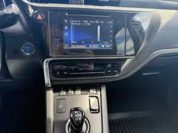 Toyota Auris Touring Sports Business