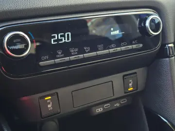 Toyota Yaris Hybrid 1.5 VVT-i HSD Dynamic