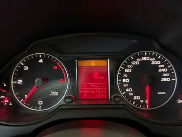 AUDI Q5 2.0 TDI Quattro Posibilitate finantare