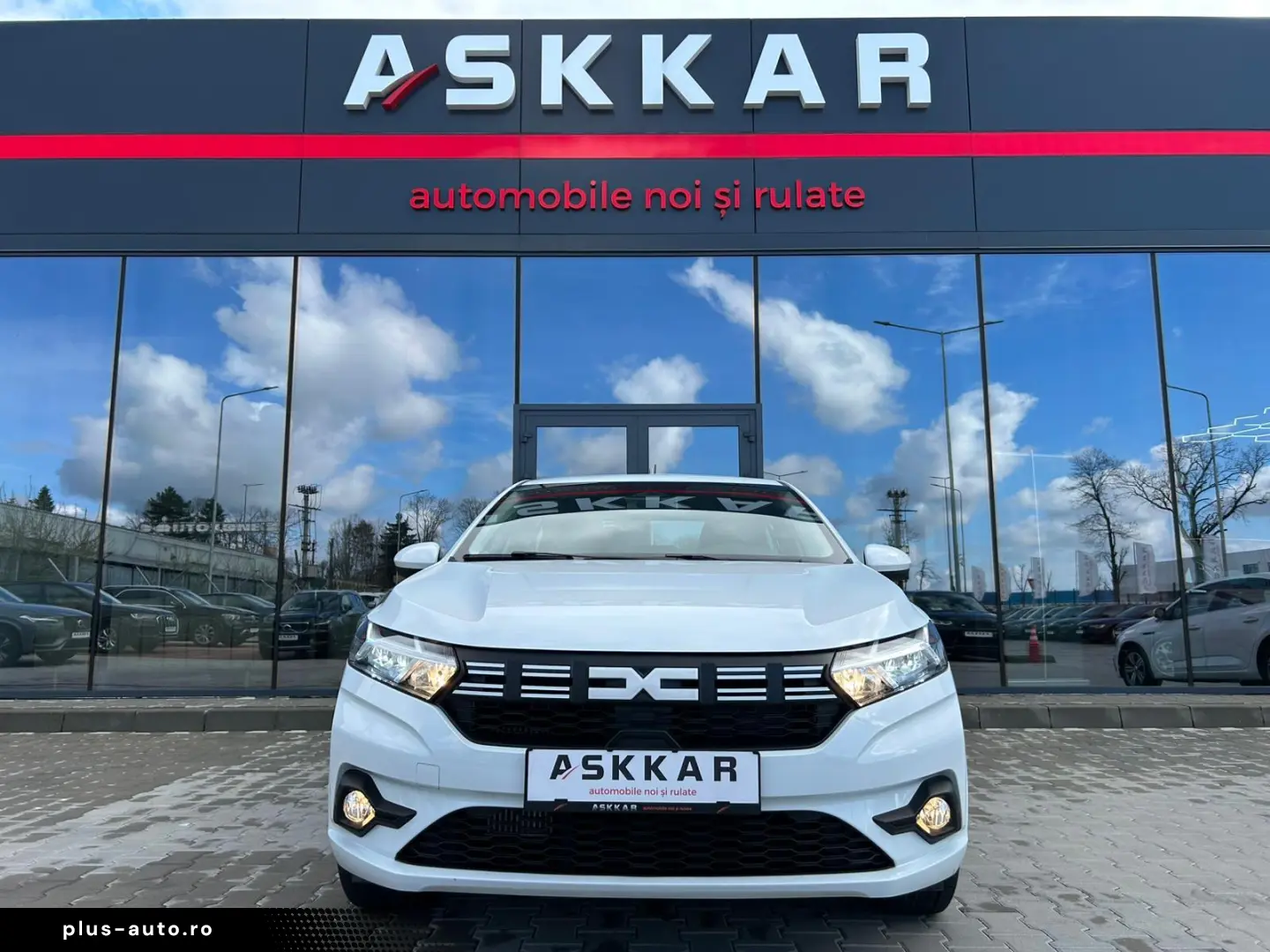 Dacia Logan ECO-G 100 MT6 Expression 2025