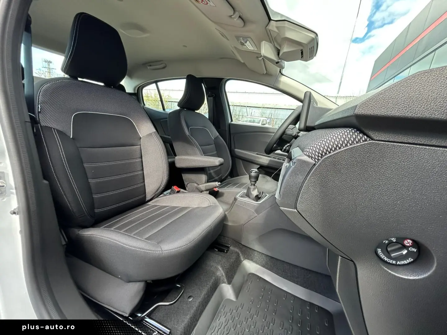 Dacia Logan ECO-G 100 MT6 Expression 2025