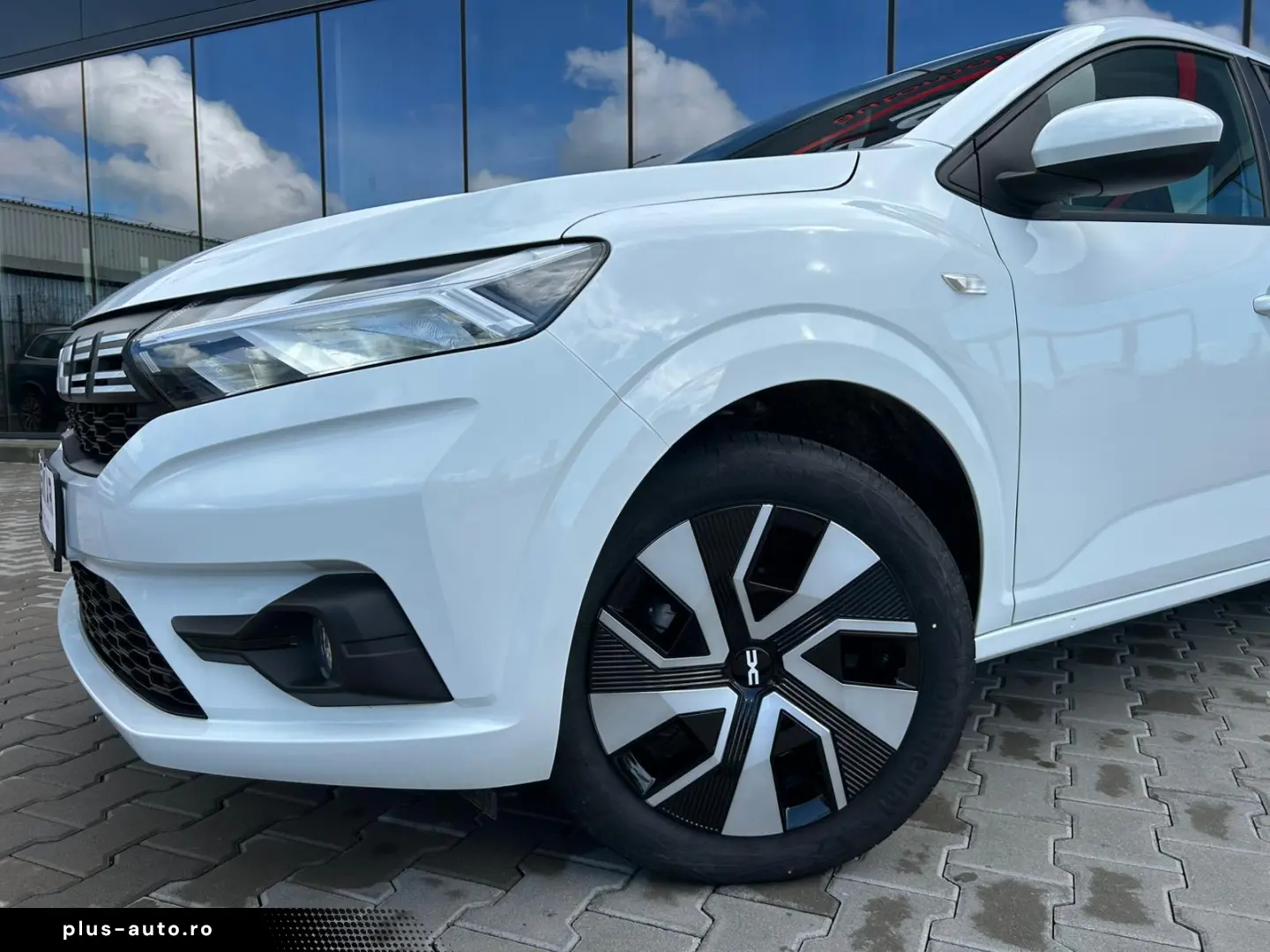 Dacia Logan ECO-G 100 MT6 Expression 2025