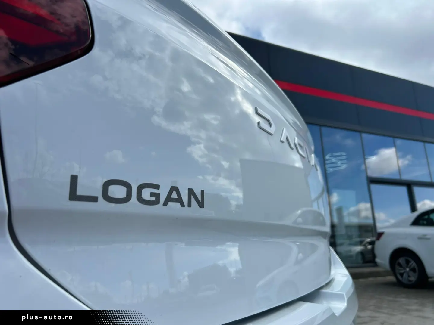 Dacia Logan ECO-G 100 MT6 Expression 2025