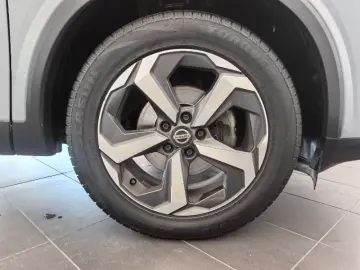 NISSAN QASHQAI 1.3 156CP mild-hybrid Tekna X-Tronic