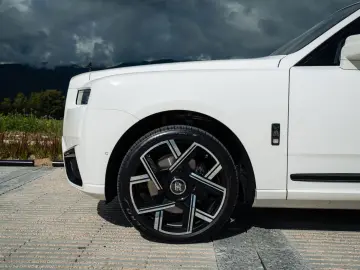 ROLLS ROYCE Cullinan Black Badge Série II