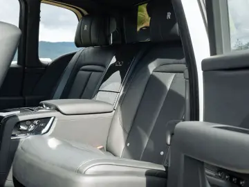 ROLLS ROYCE Cullinan Black Badge Série II