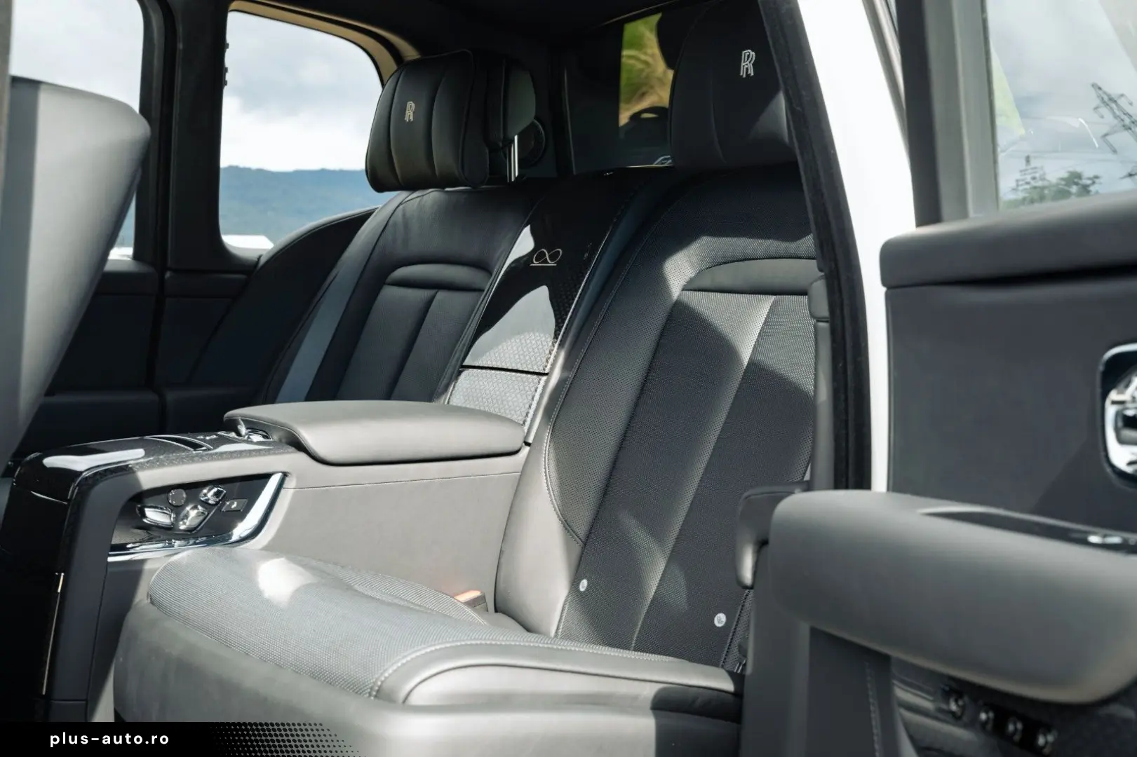 ROLLS ROYCE Cullinan Black Badge Série II