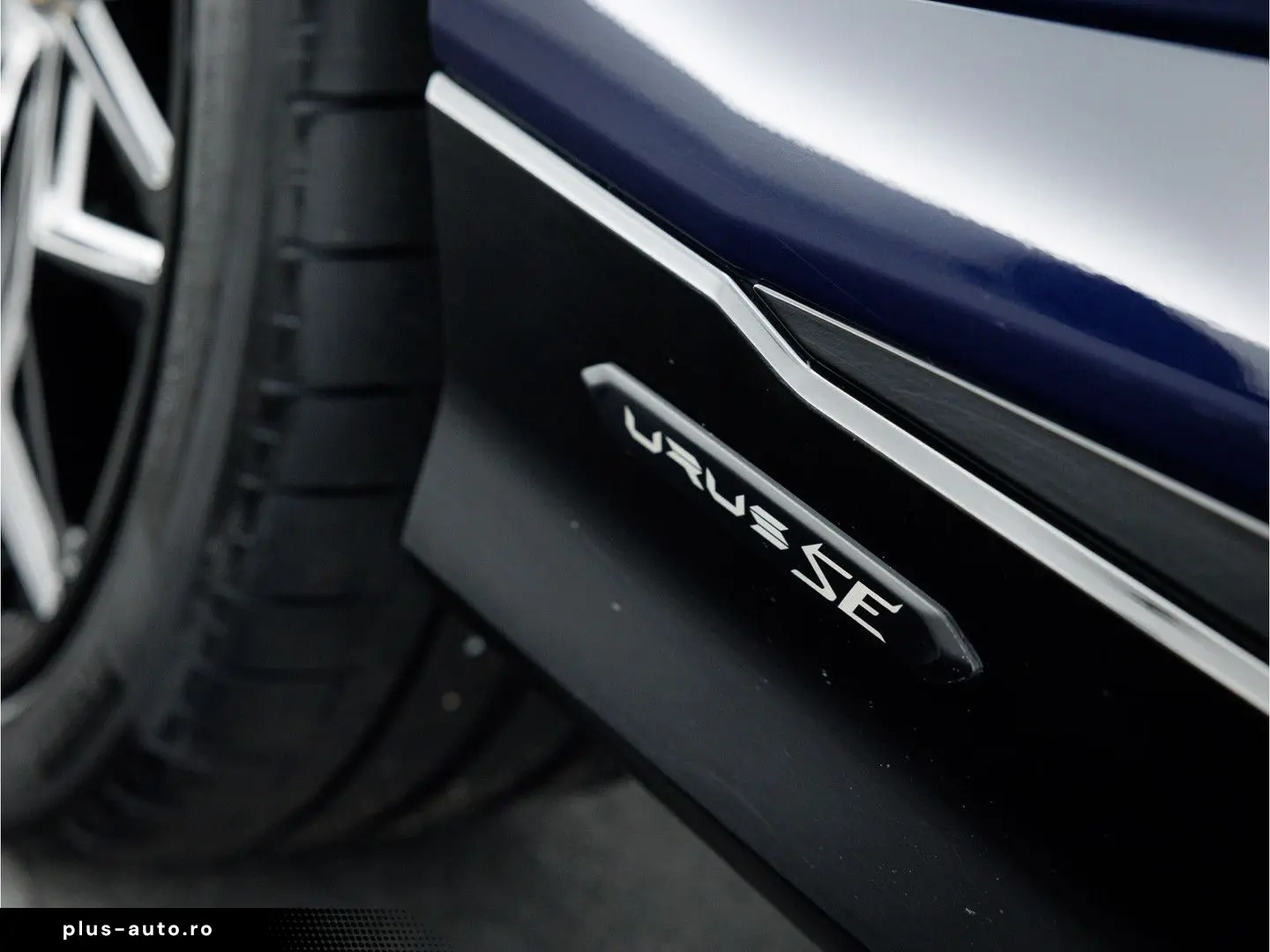 LAMBORGHINI Urus SE MY25   Carbon int   voll-ausstattung