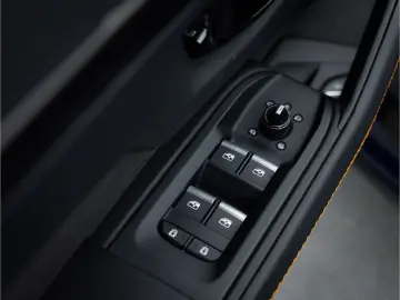 LAMBORGHINI Urus SE MY25   Carbon int   voll-ausstattung