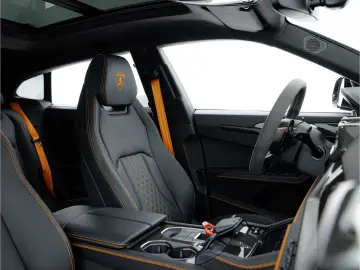 LAMBORGHINI Urus SE MY25   Carbon int   voll-ausstattung