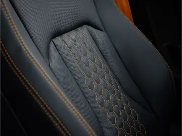 LAMBORGHINI Urus SE MY25   Carbon int   voll-ausstattung