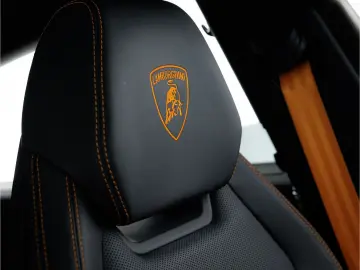 LAMBORGHINI Urus SE MY25   Carbon int   voll-ausstattung