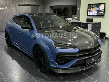 LAMBORGHINI Urus SE NOVITEC ESTESO WIDEBODY CARBON B&O 23