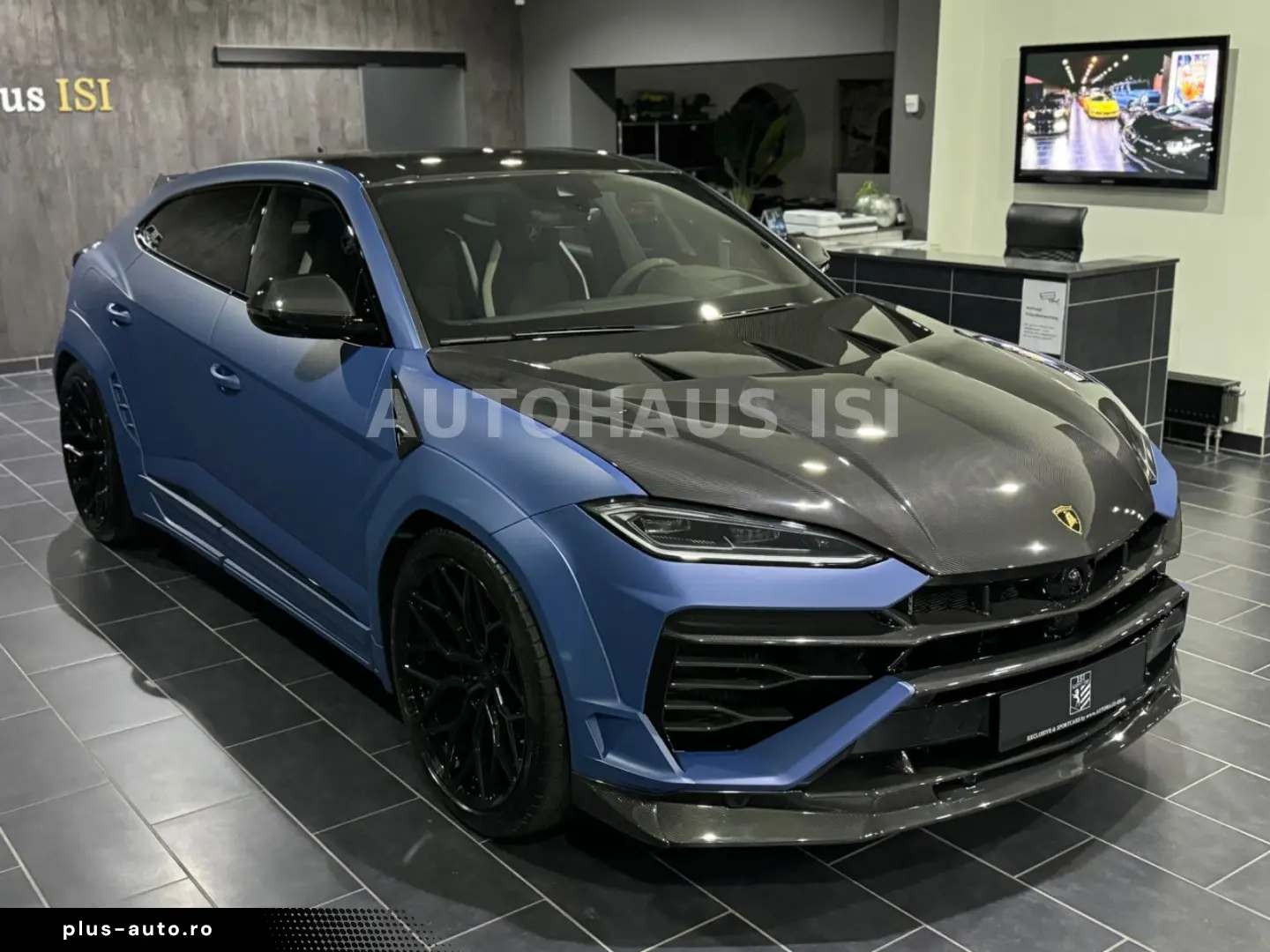 LAMBORGHINI Urus SE NOVITEC ESTESO WIDEBODY CARBON B&O 23