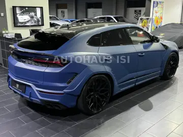 LAMBORGHINI Urus SE NOVITEC ESTESO WIDEBODY CARBON B&O 23