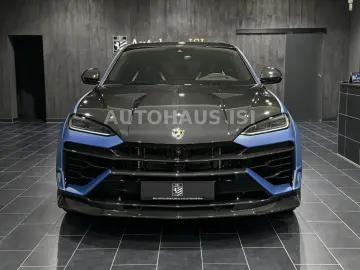 LAMBORGHINI Urus SE NOVITEC ESTESO WIDEBODY CARBON B&O 23