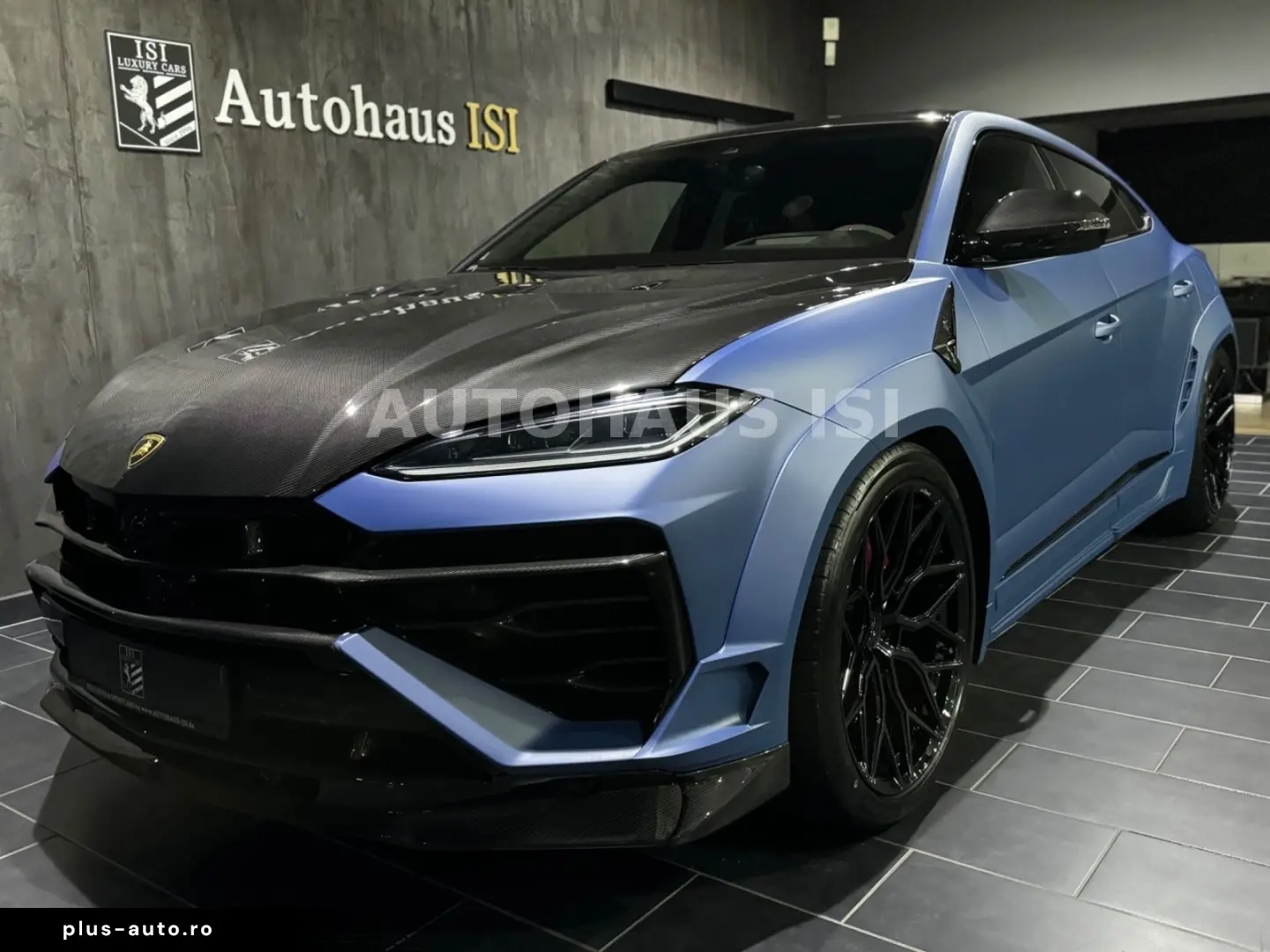 LAMBORGHINI Urus SE NOVITEC ESTESO WIDEBODY CARBON B&O 23