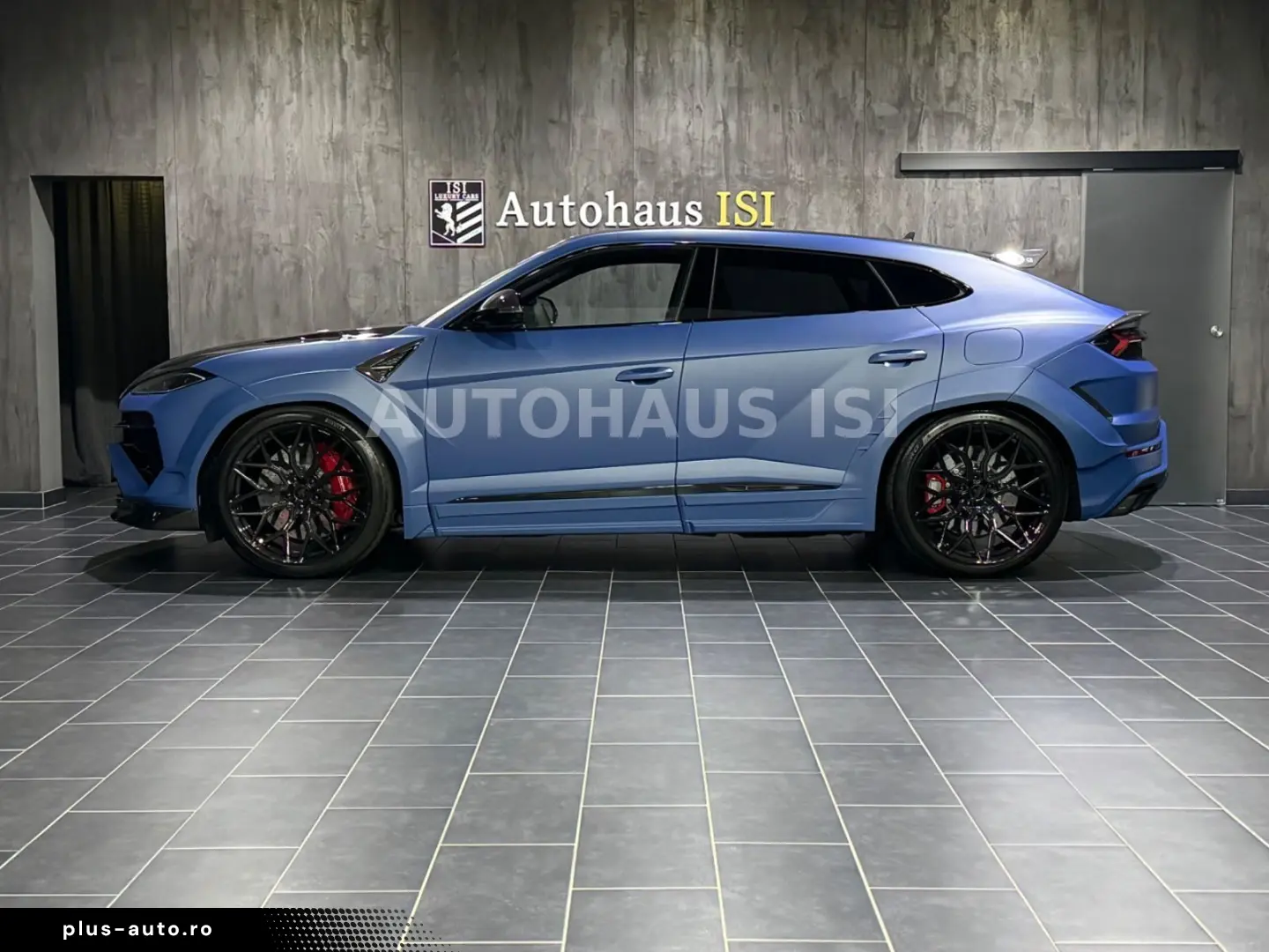 LAMBORGHINI Urus SE NOVITEC ESTESO WIDEBODY CARBON B&O 23