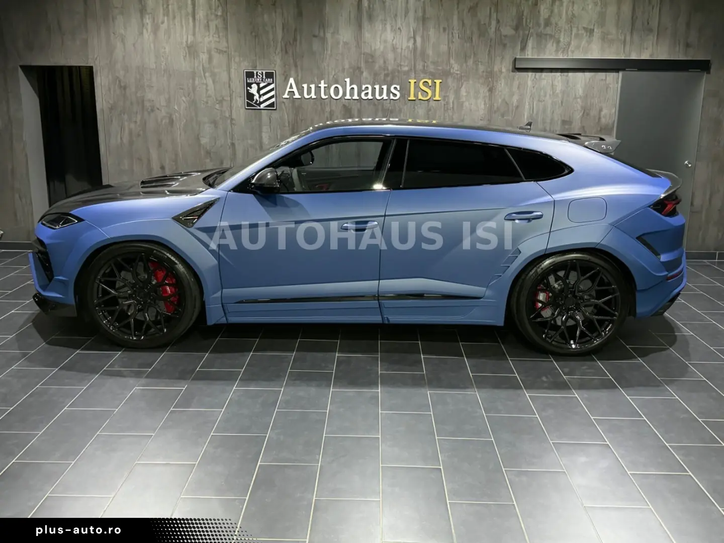 LAMBORGHINI Urus SE NOVITEC ESTESO WIDEBODY CARBON B&O 23