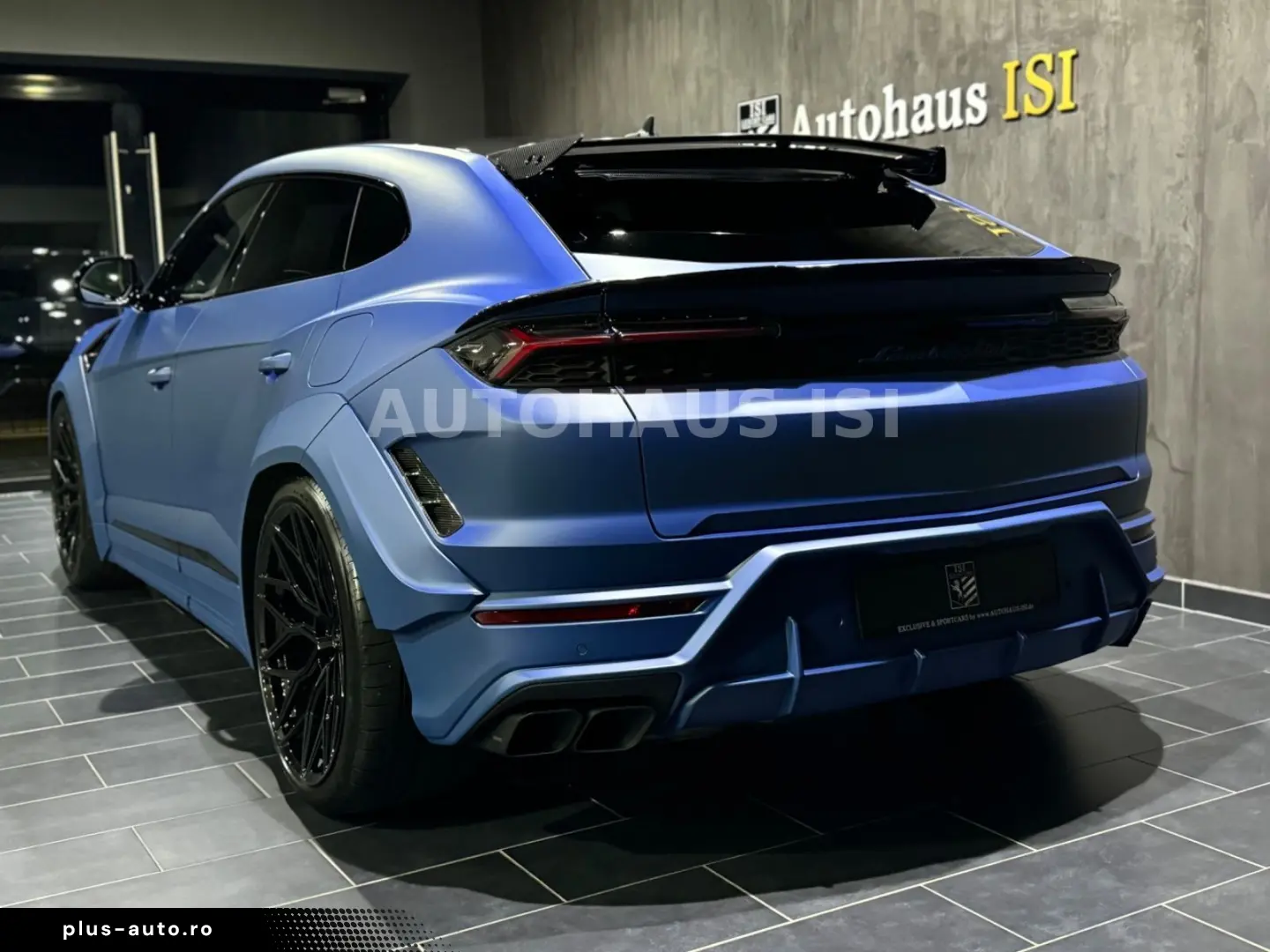 LAMBORGHINI Urus SE NOVITEC ESTESO WIDEBODY CARBON B&O 23