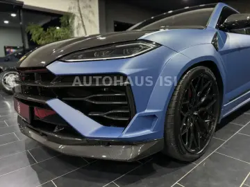 LAMBORGHINI Urus SE NOVITEC ESTESO WIDEBODY CARBON B&O 23