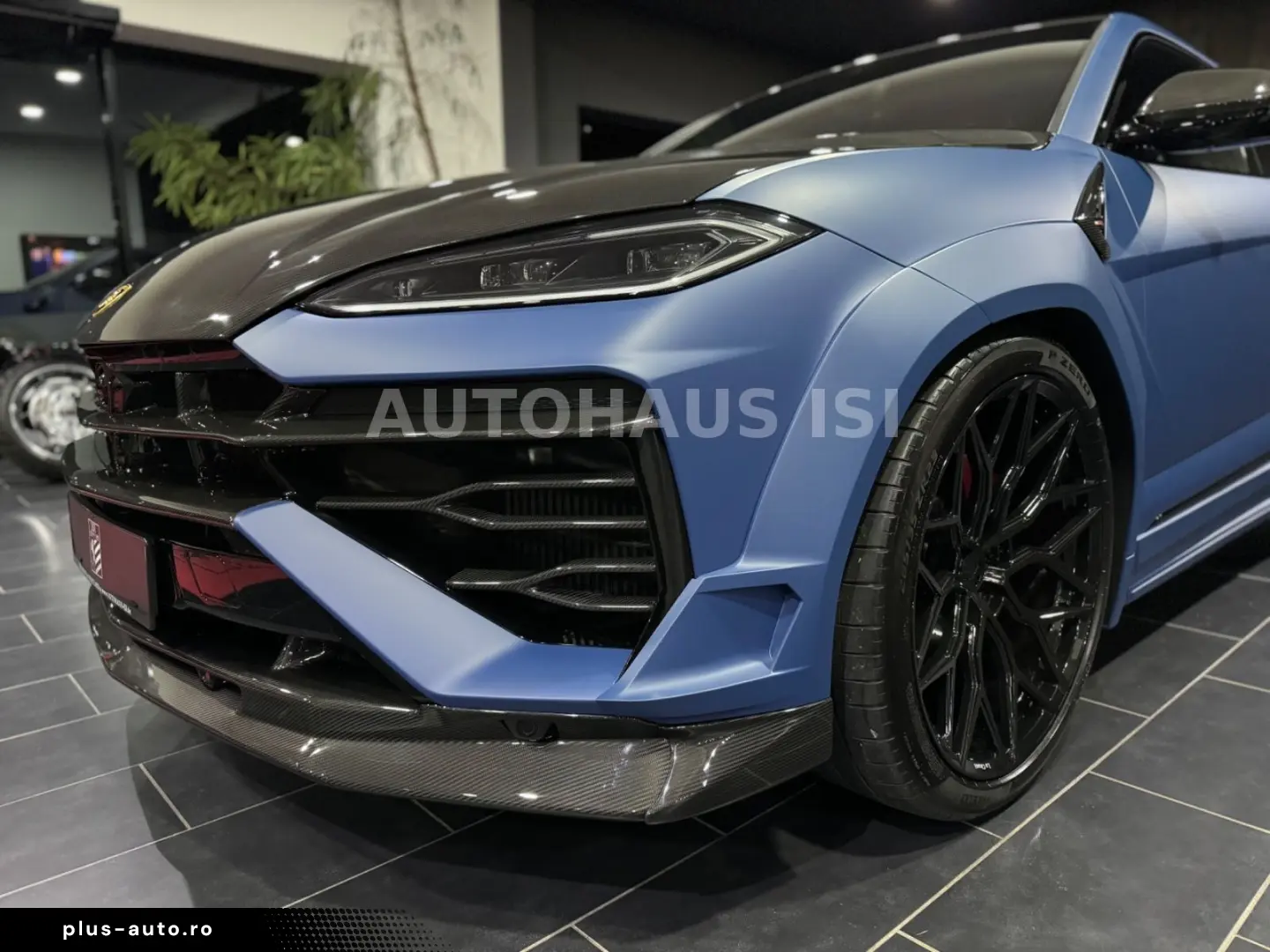 LAMBORGHINI Urus SE NOVITEC ESTESO WIDEBODY CARBON B&O 23