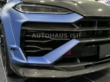 LAMBORGHINI Urus SE NOVITEC ESTESO WIDEBODY CARBON B&O 23