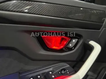 LAMBORGHINI Urus SE NOVITEC ESTESO WIDEBODY CARBON B&O 23