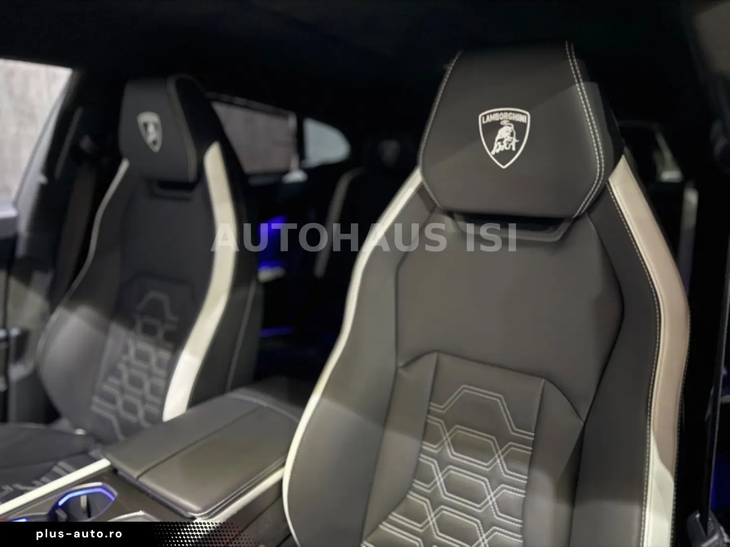 LAMBORGHINI Urus SE NOVITEC ESTESO WIDEBODY CARBON B&O 23