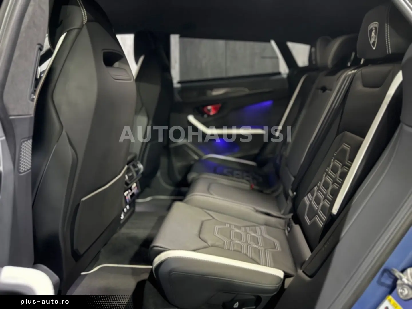 LAMBORGHINI Urus SE NOVITEC ESTESO WIDEBODY CARBON B&O 23