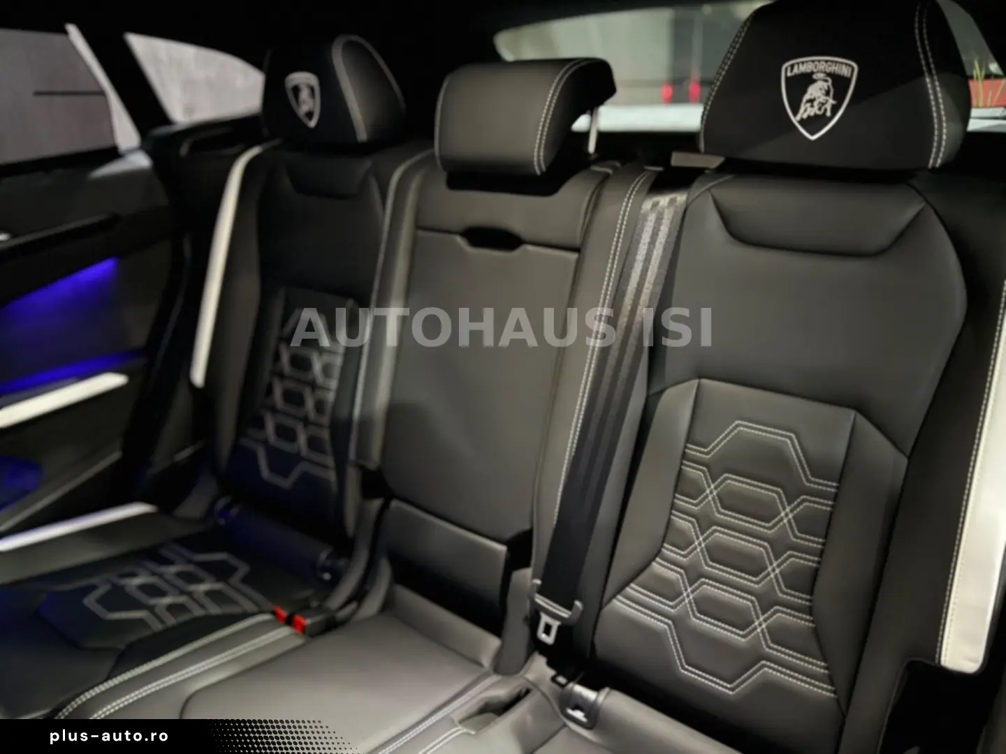 LAMBORGHINI Urus SE NOVITEC ESTESO WIDEBODY CARBON B&O 23