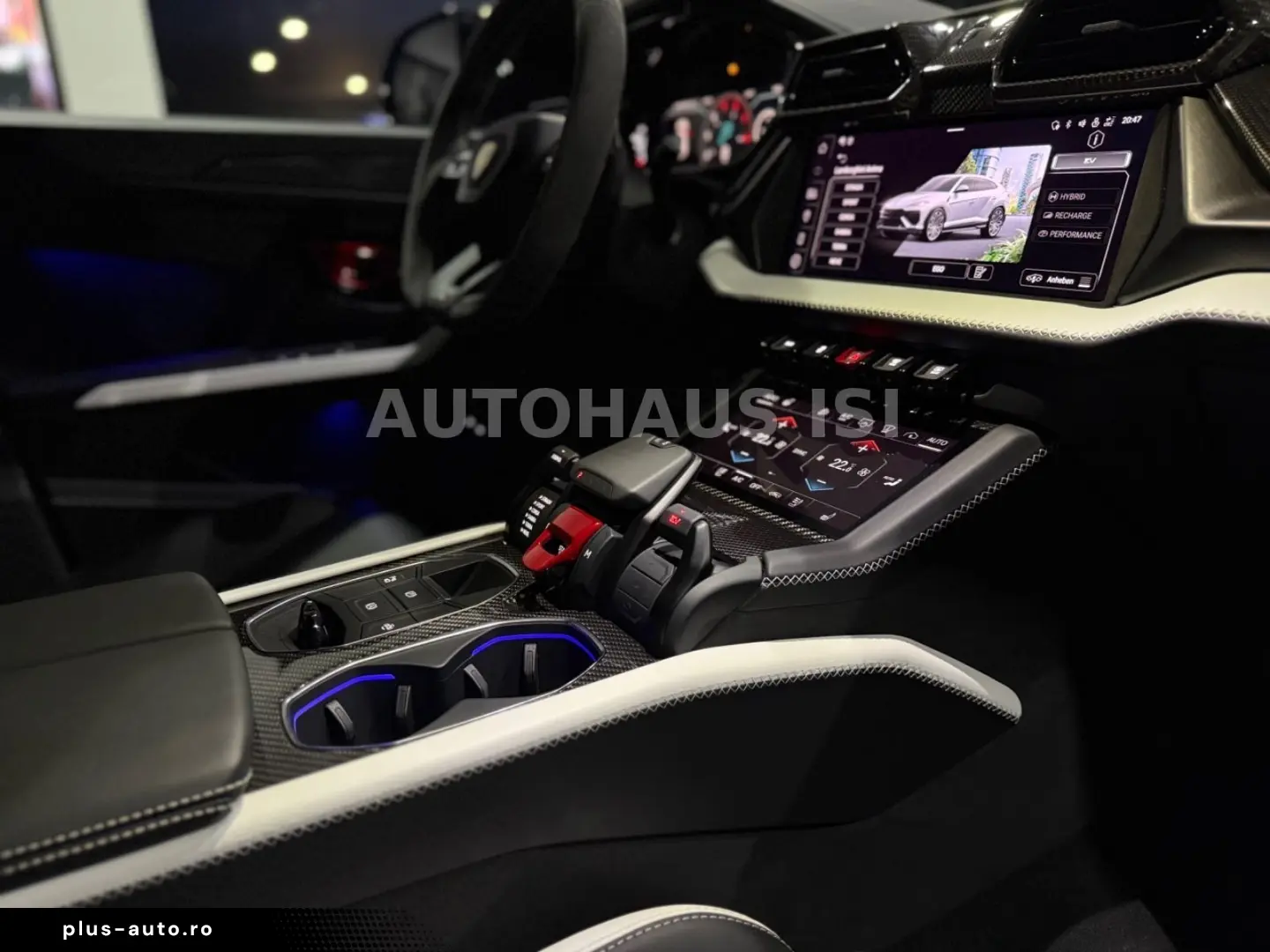 LAMBORGHINI Urus SE NOVITEC ESTESO WIDEBODY CARBON B&O 23