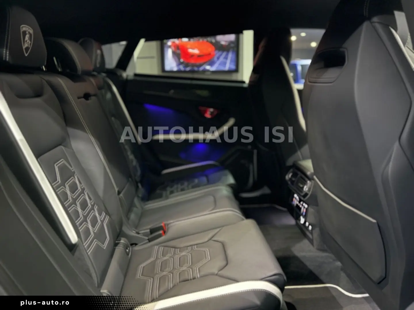 LAMBORGHINI Urus SE NOVITEC ESTESO WIDEBODY CARBON B&O 23