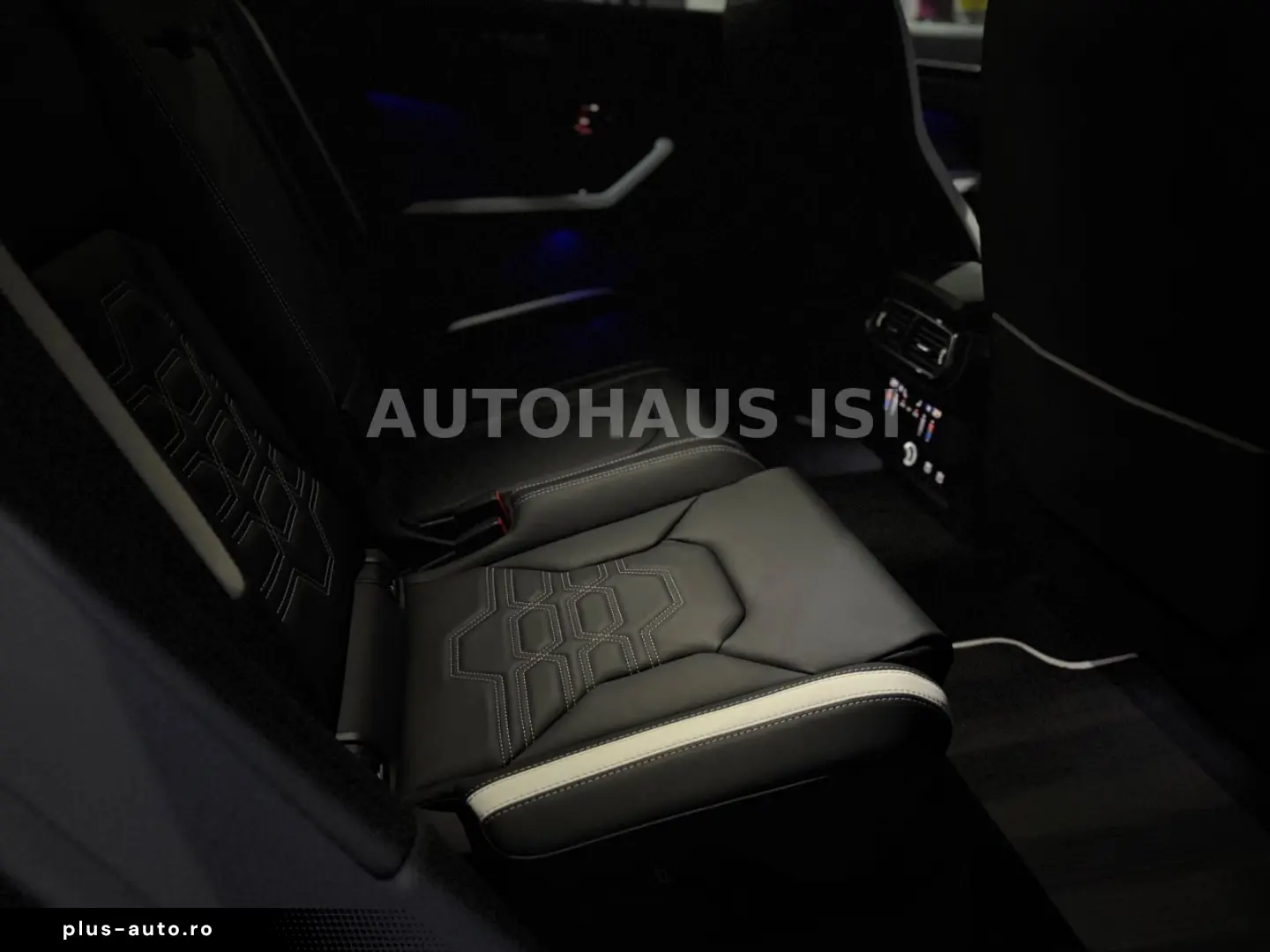 LAMBORGHINI Urus SE NOVITEC ESTESO WIDEBODY CARBON B&O 23