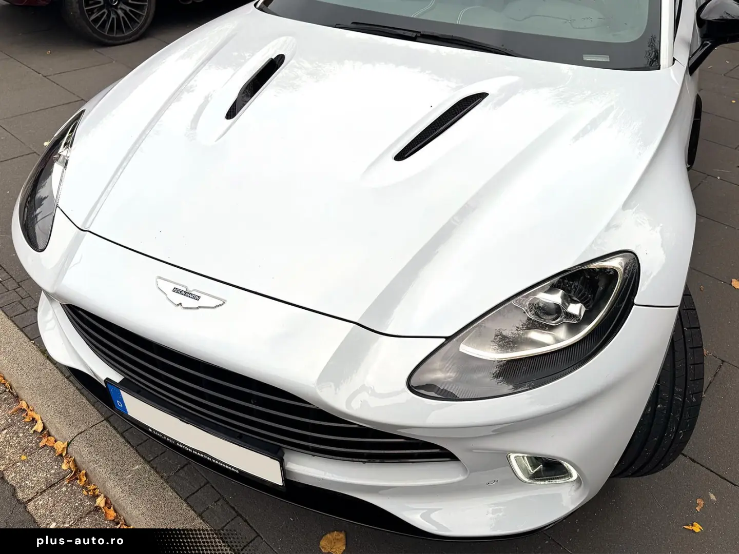 ASTON MARTIN DBX 550 Black Pack Panorama