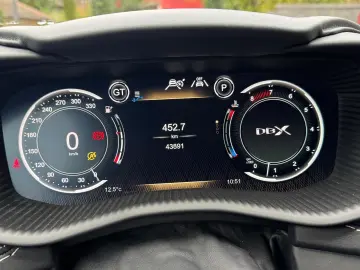 ASTON MARTIN DBX 550 Black Pack Panorama